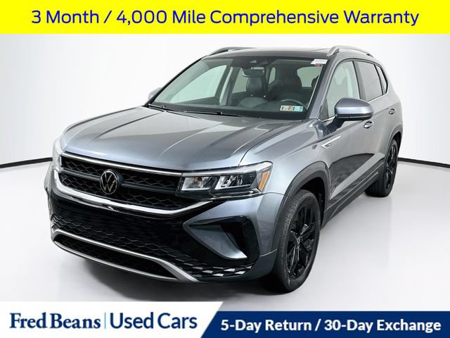 Used 2022 Volkswagen Taos SE w/ Panoramic Sunroof Package AWD/4WD image 4
