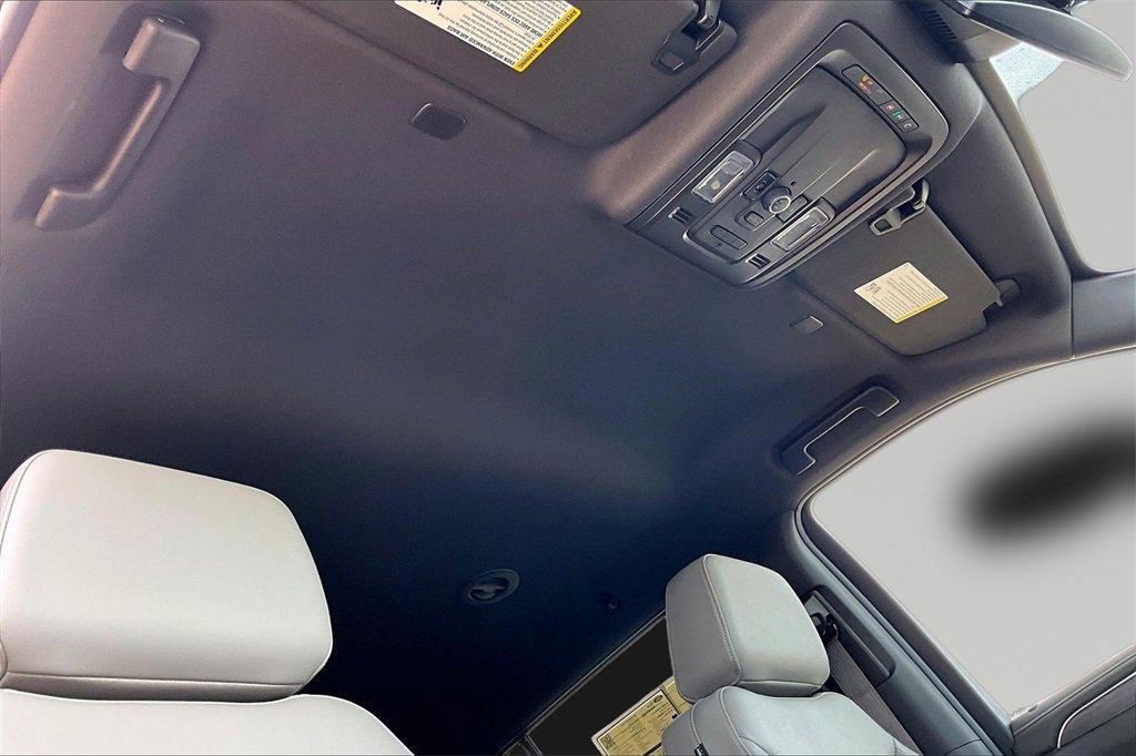 Used 2023 Chevrolet Tahoe Z71 w/ Luxury Package image 22