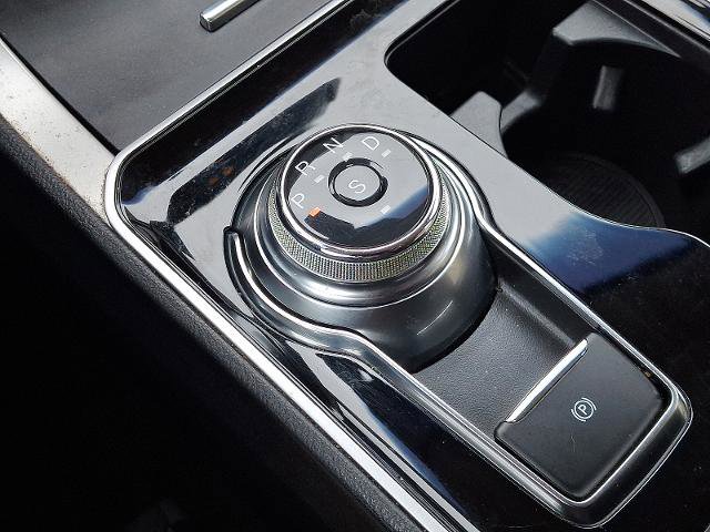 Certified 2020 Ford Edge SEL w/ Cold Weather Package image 13