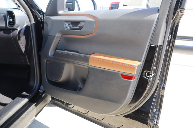 Certified 2023 Ford Bronco Sport Outer Banks w/ Tech Package AWD/4WD image 35