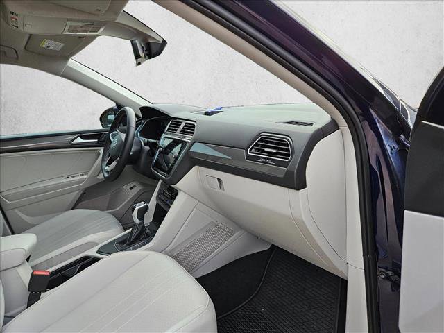Used 2024 Volkswagen Tiguan SE FWD image 19