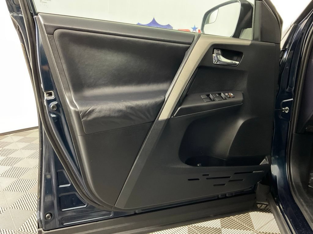 Used 2017 Toyota RAV4 XLE FWD image 12
