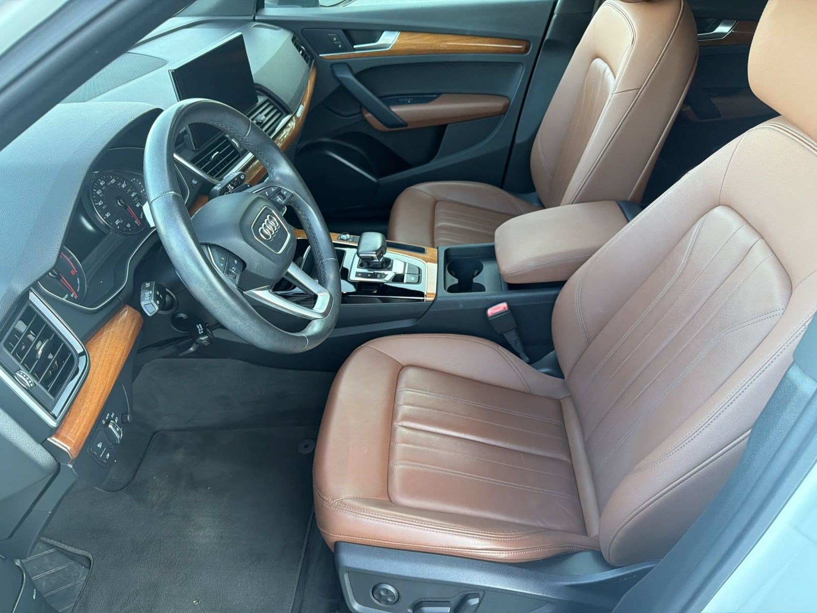 Used 2023 Audi Q5 2.0T Premium w/ Convenience Package AWD/4WD image 5
