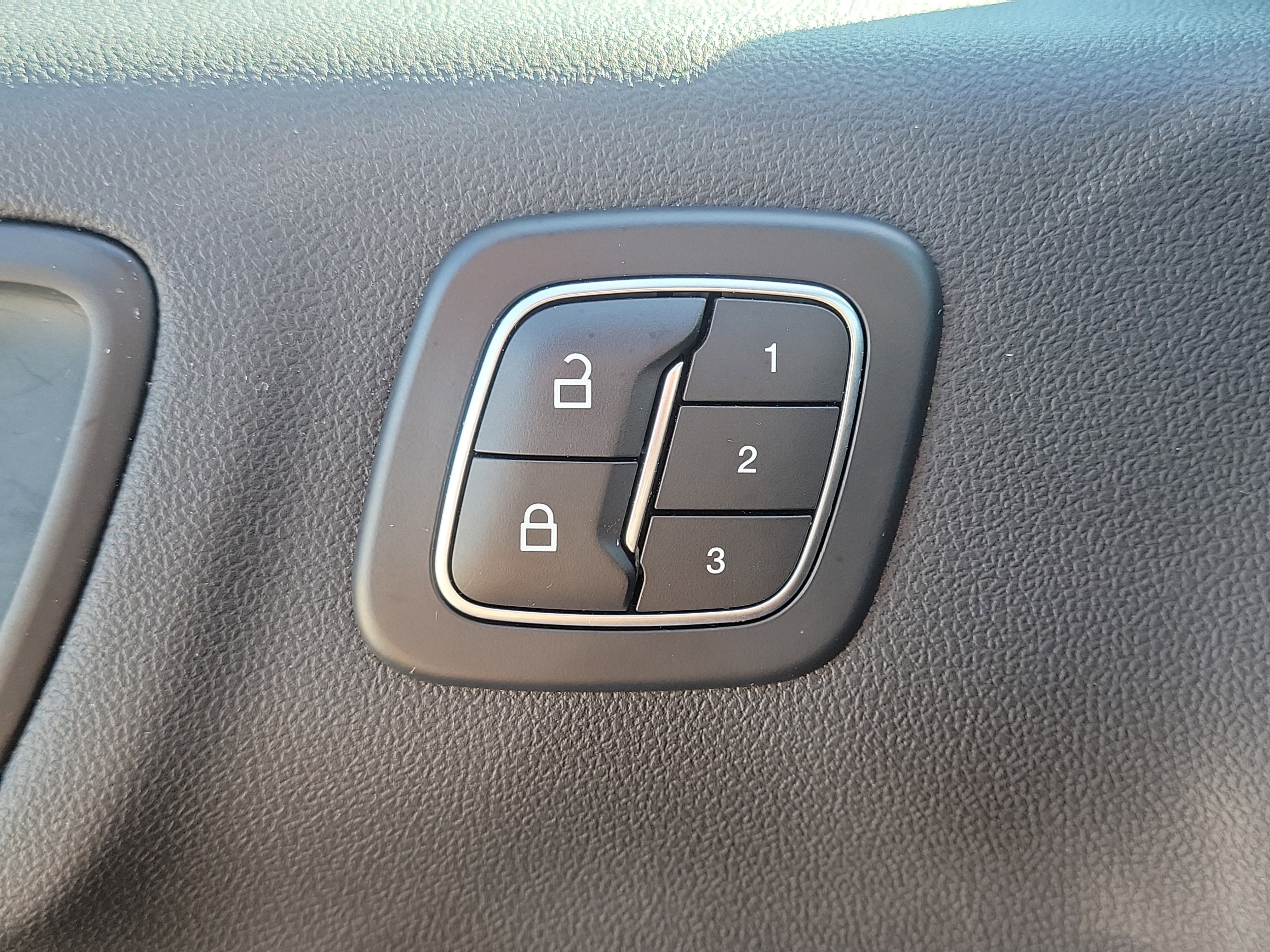 Certified 2023 Ford Escape ST-Line Select w/ Tech Pack #2 image 25