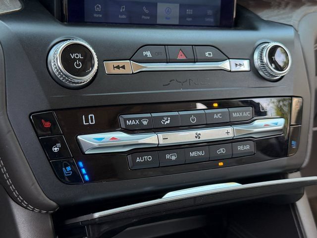 Certified 2020 Ford Explorer Platinum w/ Premium Technology Package AWD/4WD image 21
