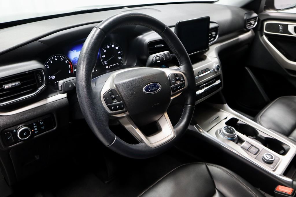 Certified 2023 Ford Explorer XLT w/ Equipment Group 202A AWD/4WD image 26