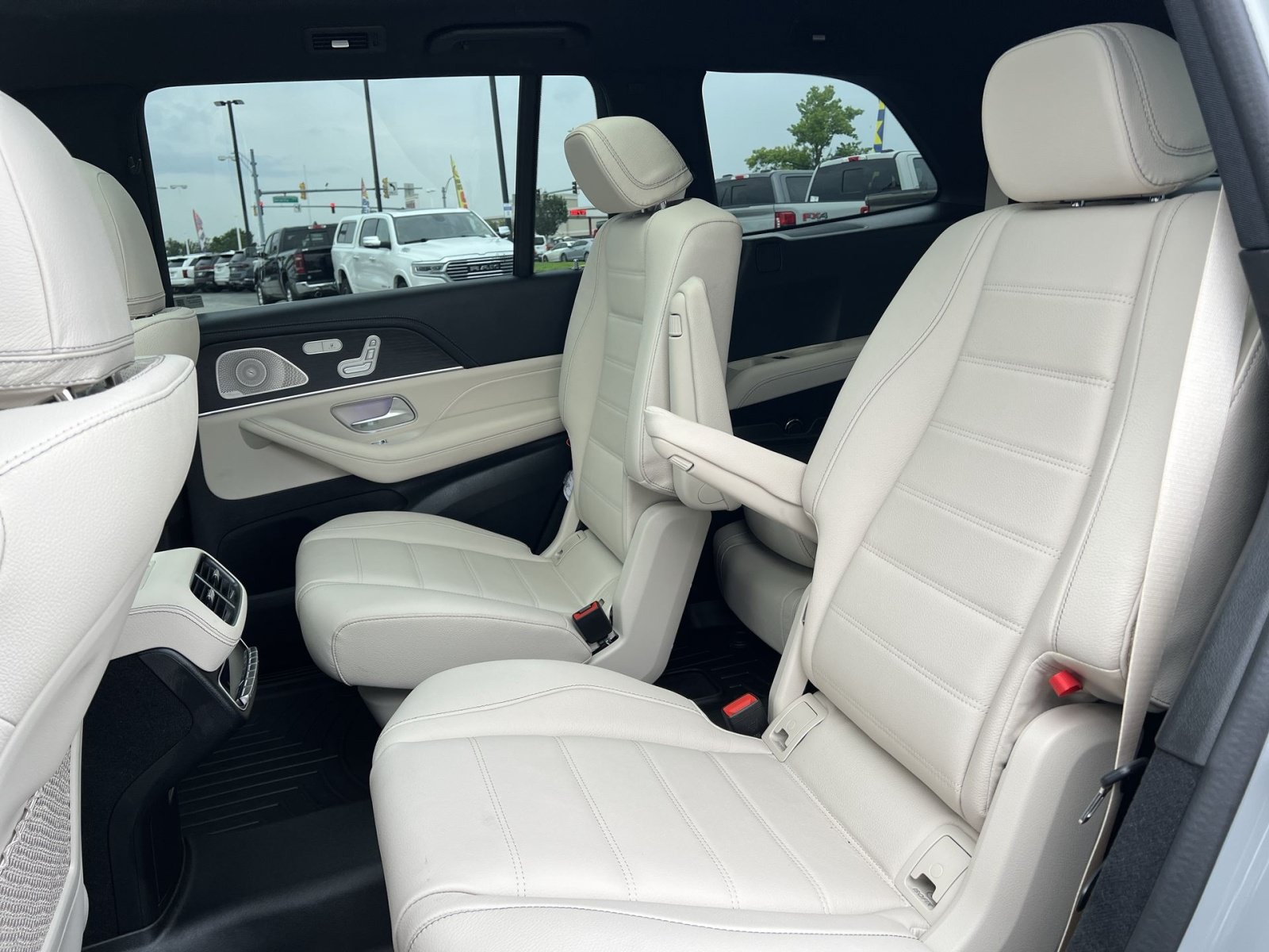 Used 2026 Mercedes-Benz GLS 450 4MATIC image 24