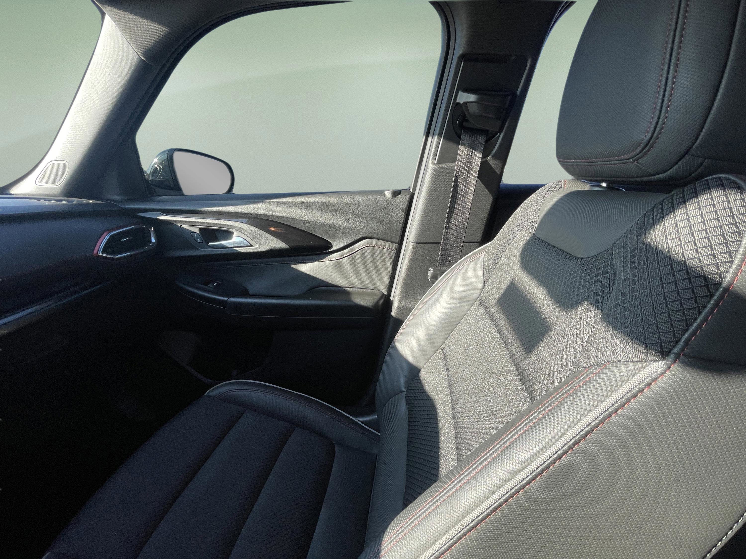 Used 2022 Chevrolet TrailBlazer RS image 33