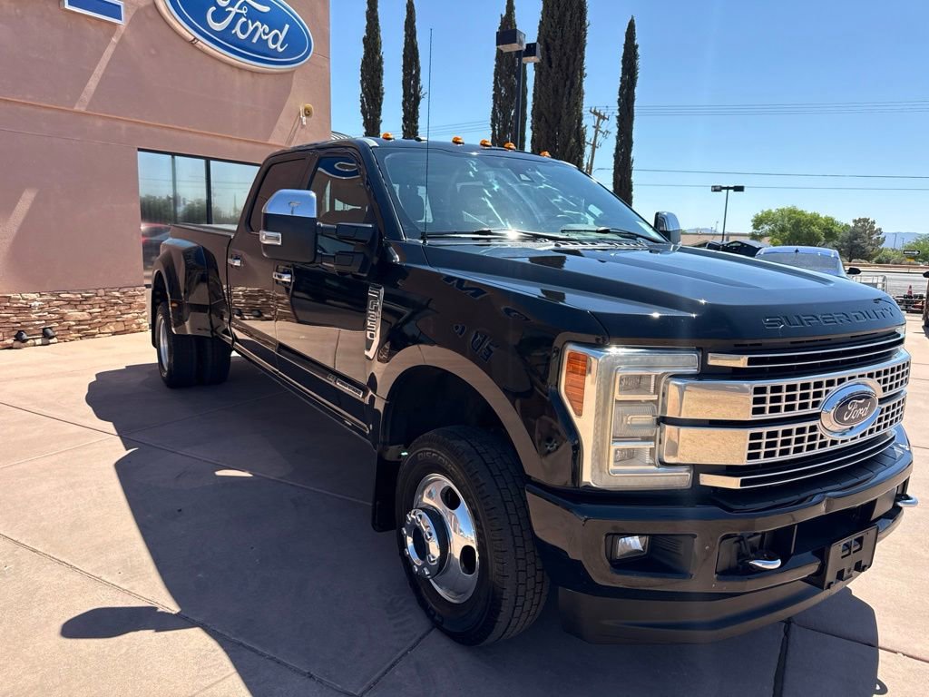 Certified 2017 Ford F350 Platinum w/ Platinum Ultimate Package AWD/4WD image 16