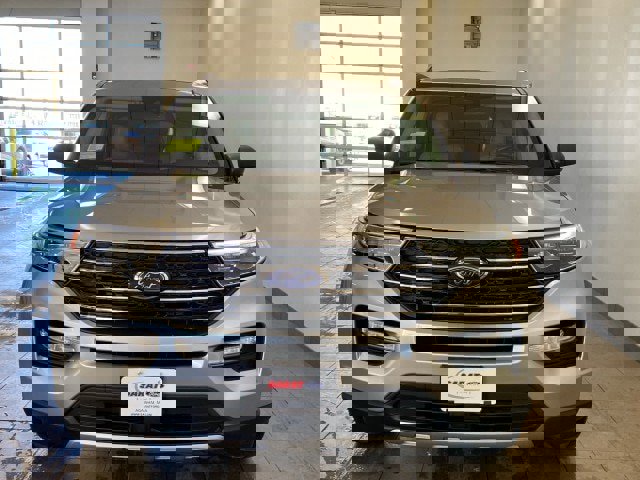 Certified 2022 Ford Explorer XLT w/ Equipment Group 202A image 7