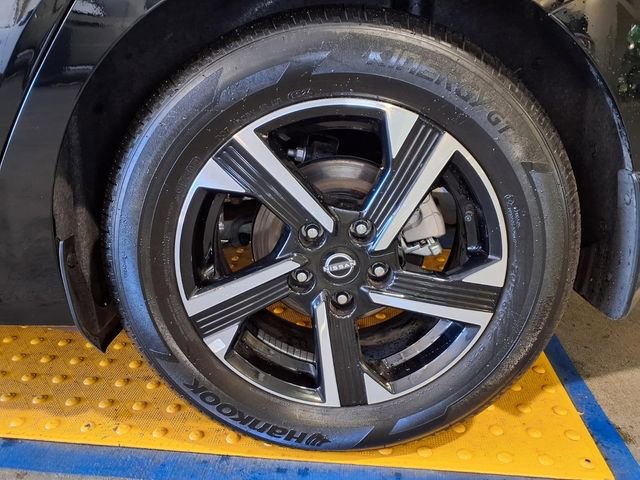 Used 2024 Nissan Sentra SV image 24