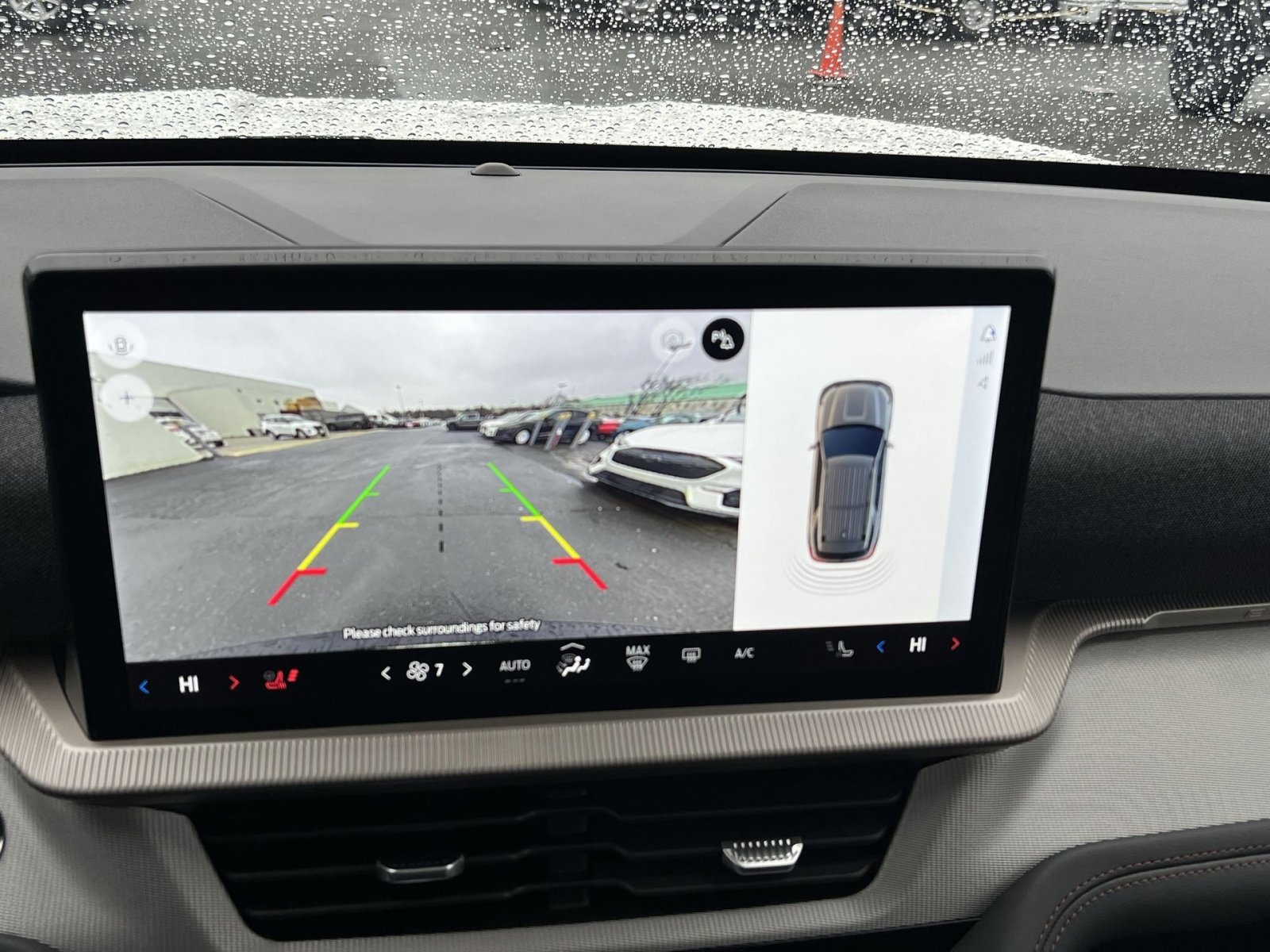 Certified 2025 Ford Explorer Active w/ Active Comfort Package image 19