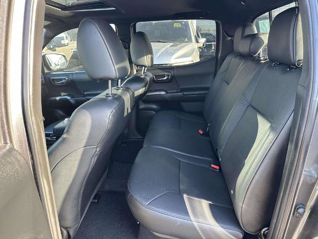 Used 2022 Toyota Tacoma Limited image 11