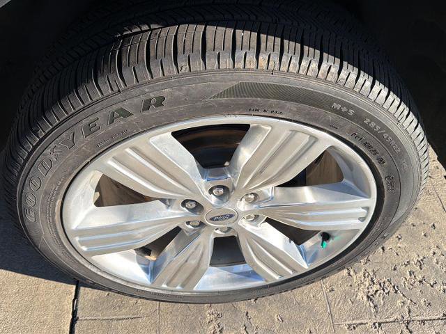 Certified 2024 Ford Expedition Platinum image 32