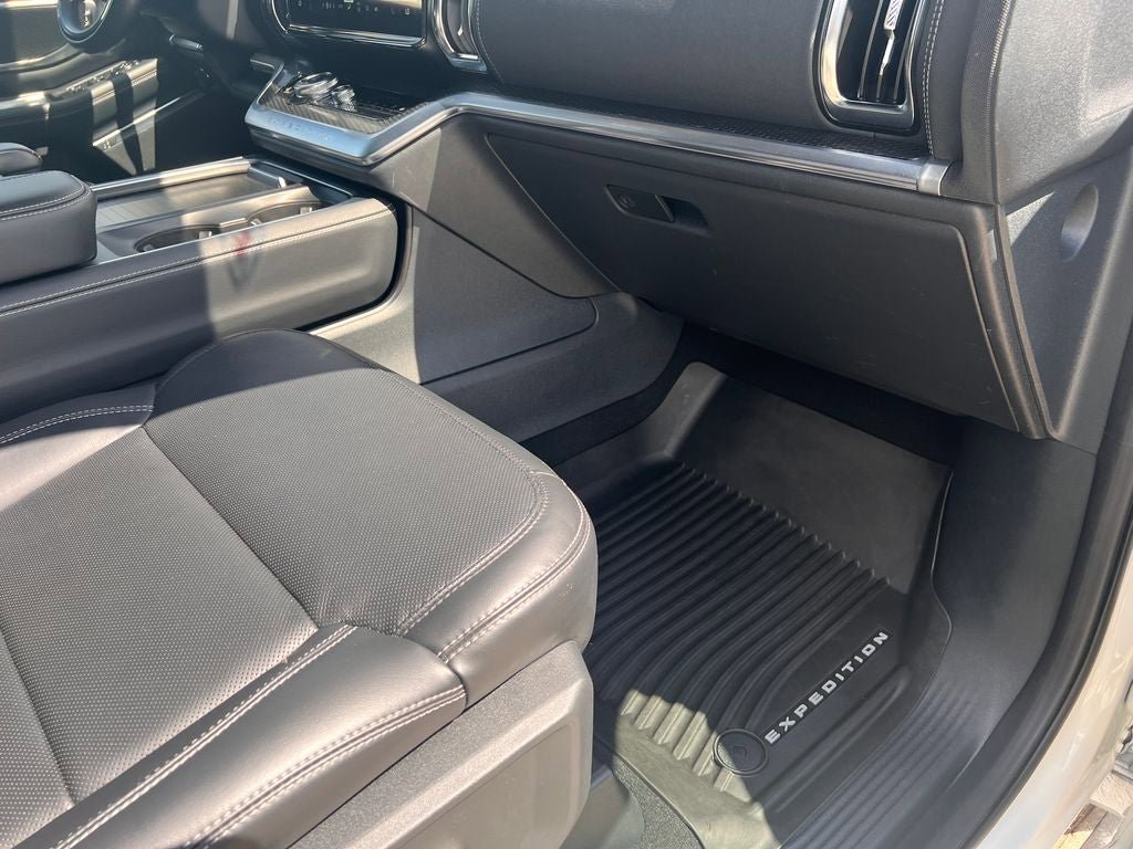 Certified 2025 Ford Expedition Max Platinum w/ Stealth Appearance Package AWD/4WD image 23