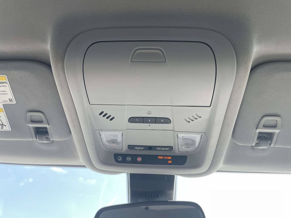 Used 2018 Chevrolet Equinox Premier FWD image 28