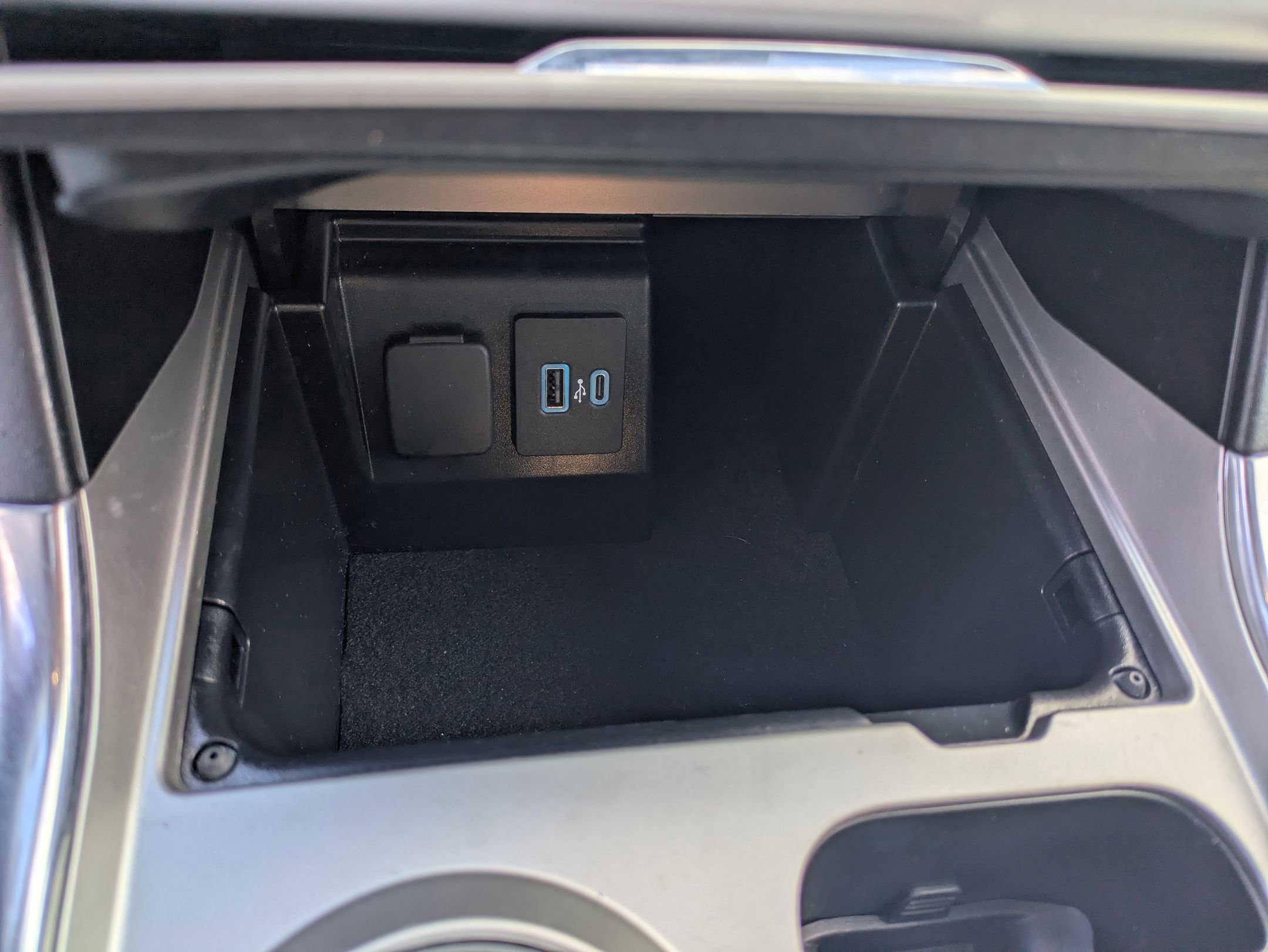 Certified 2022 Ford Explorer XLT w/ Equipment Group 202A image 20