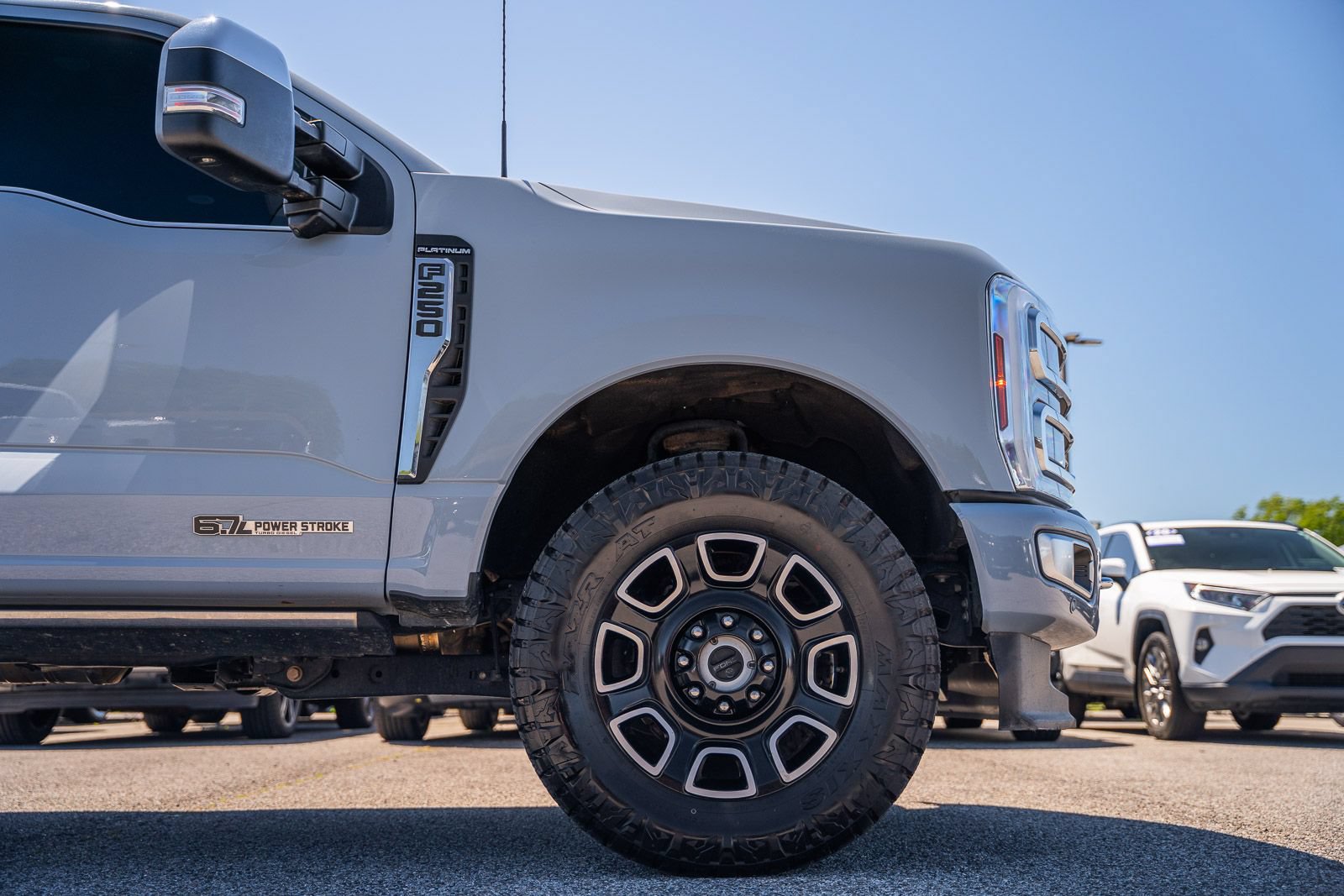 Certified 2024 Ford F250 Platinum w/ FX4 Off-Road Package AWD/4WD image 9