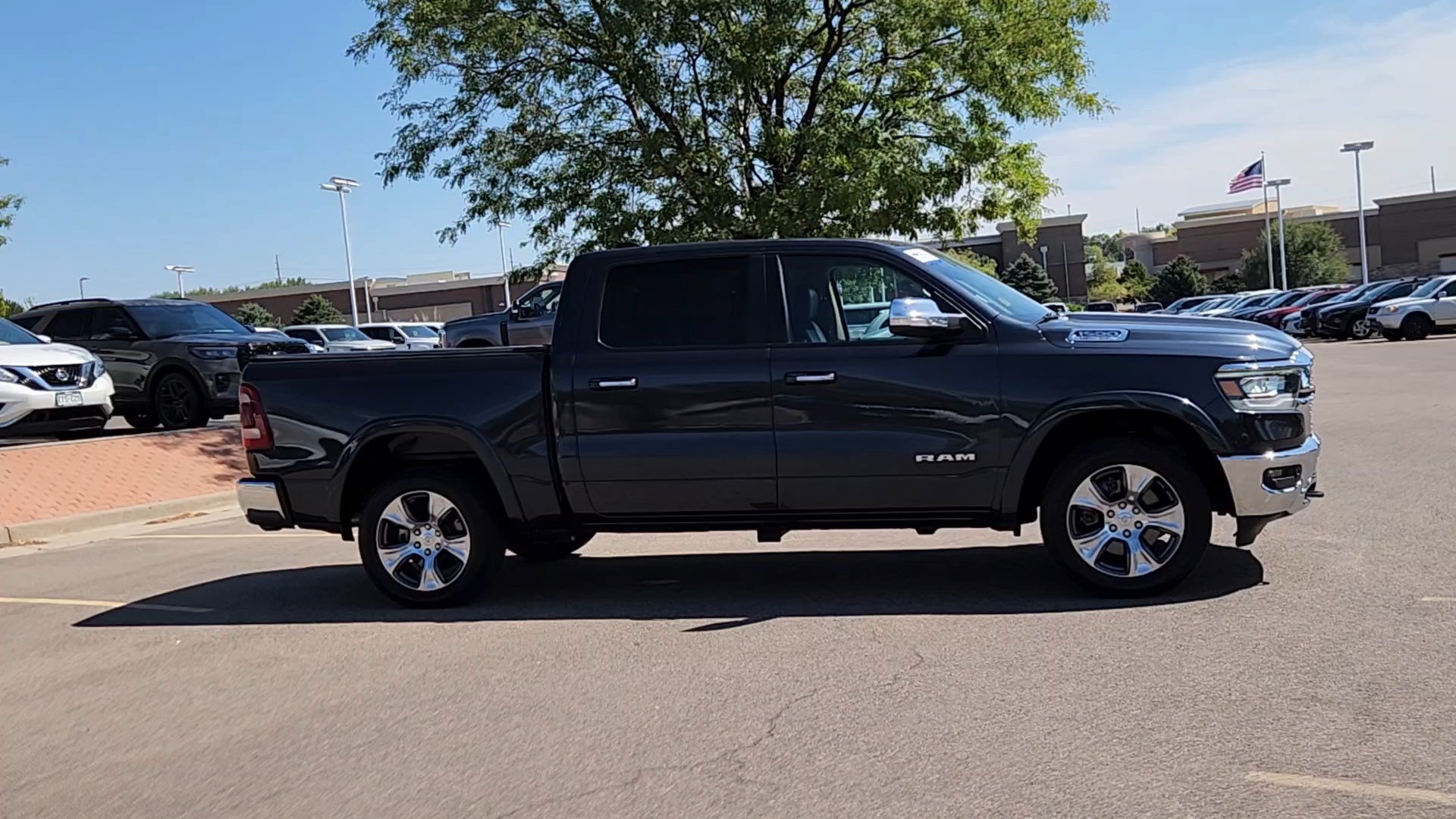 Used 2020 RAM 1500 Laramie AWD/4WD image 11
