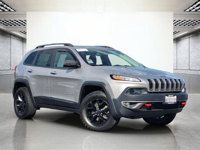 Used 2018 Jeep Cherokee Trailhawk w/ Comfort/Convenience Group AWD/4WD image 2