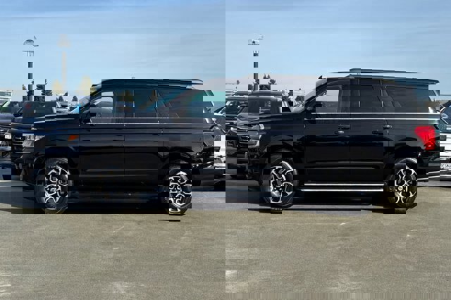 Certified 2022 Ford Expedition Max XLT image 2