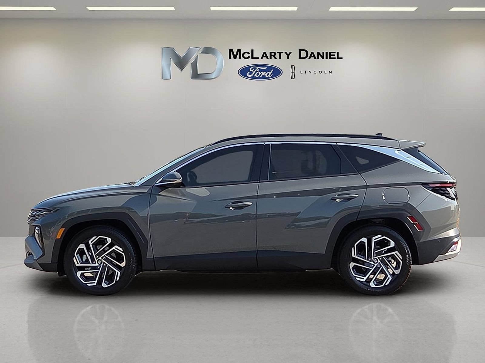 Used 2025 Hyundai Tucson Limited FWD image 3
