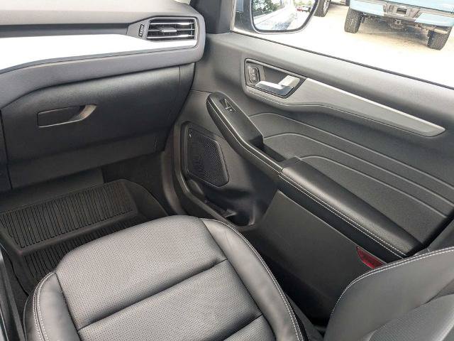 Certified 2024 Ford Escape Platinum AWD/4WD image 18