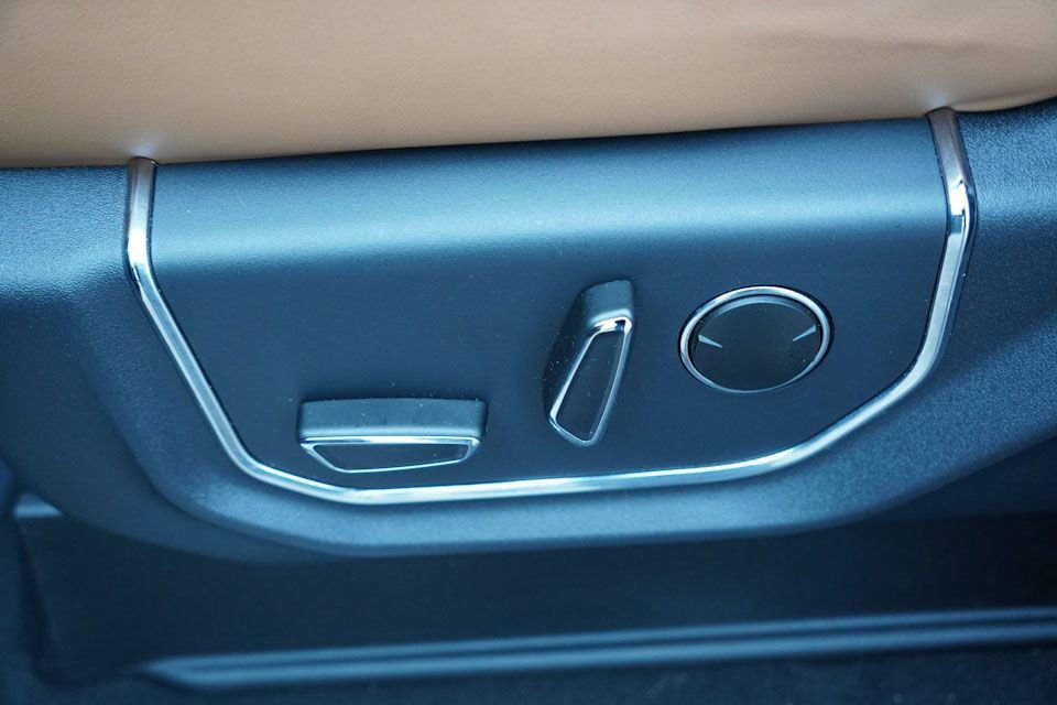 Certified 2024 Ford Expedition Platinum image 29