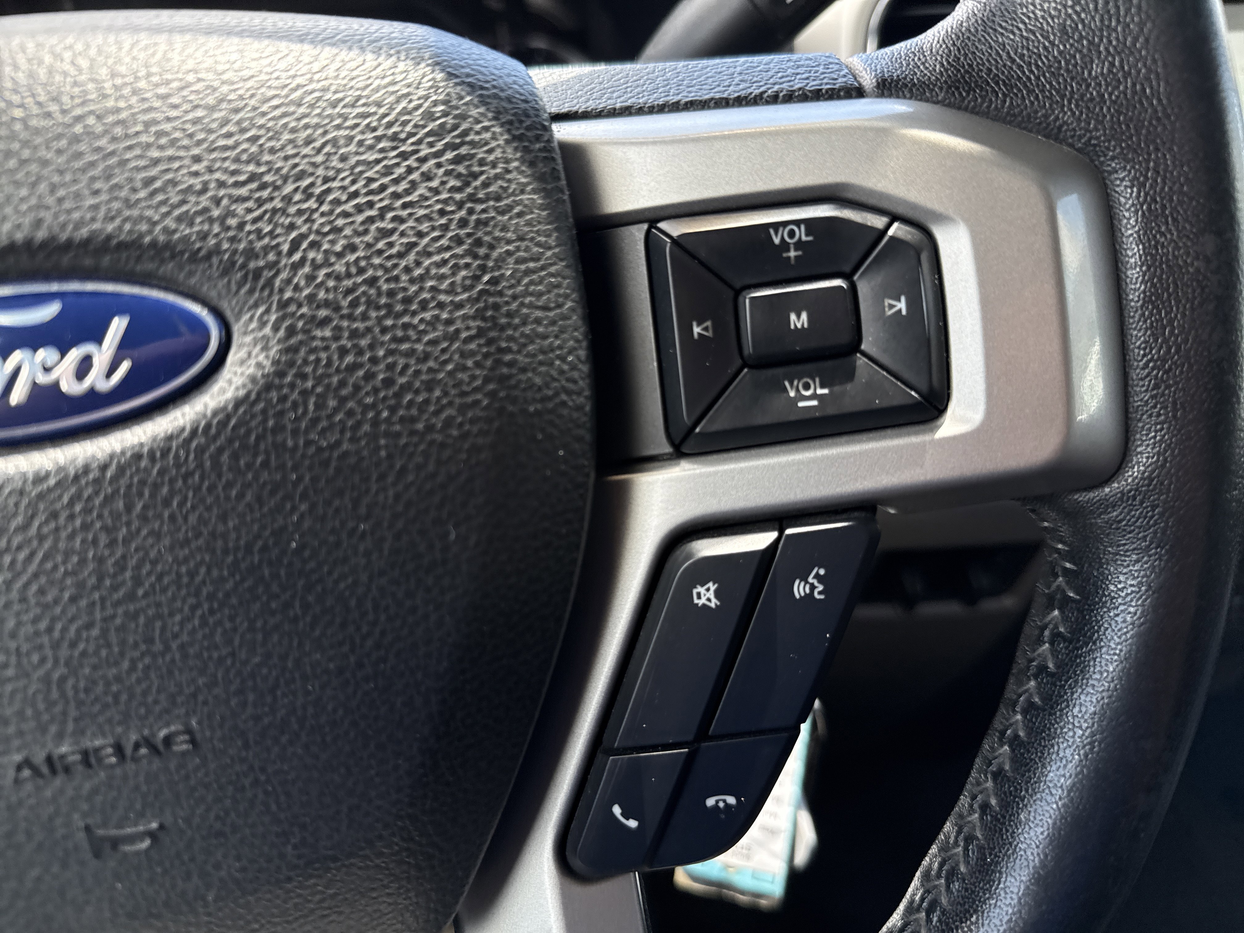 Certified 2019 Ford F350 Lariat w/ Camper Package AWD/4WD image 21