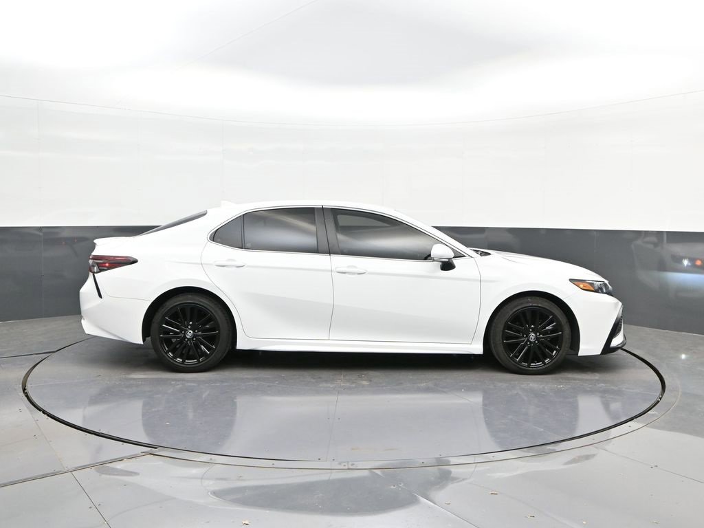 Used 2023 Toyota Camry SE image 8
