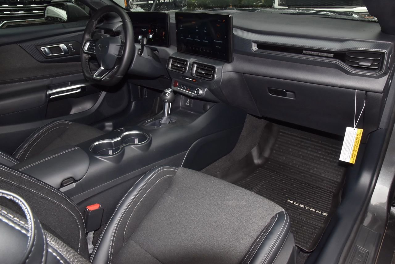Certified 2024 Ford Mustang Coupe RWD image 18