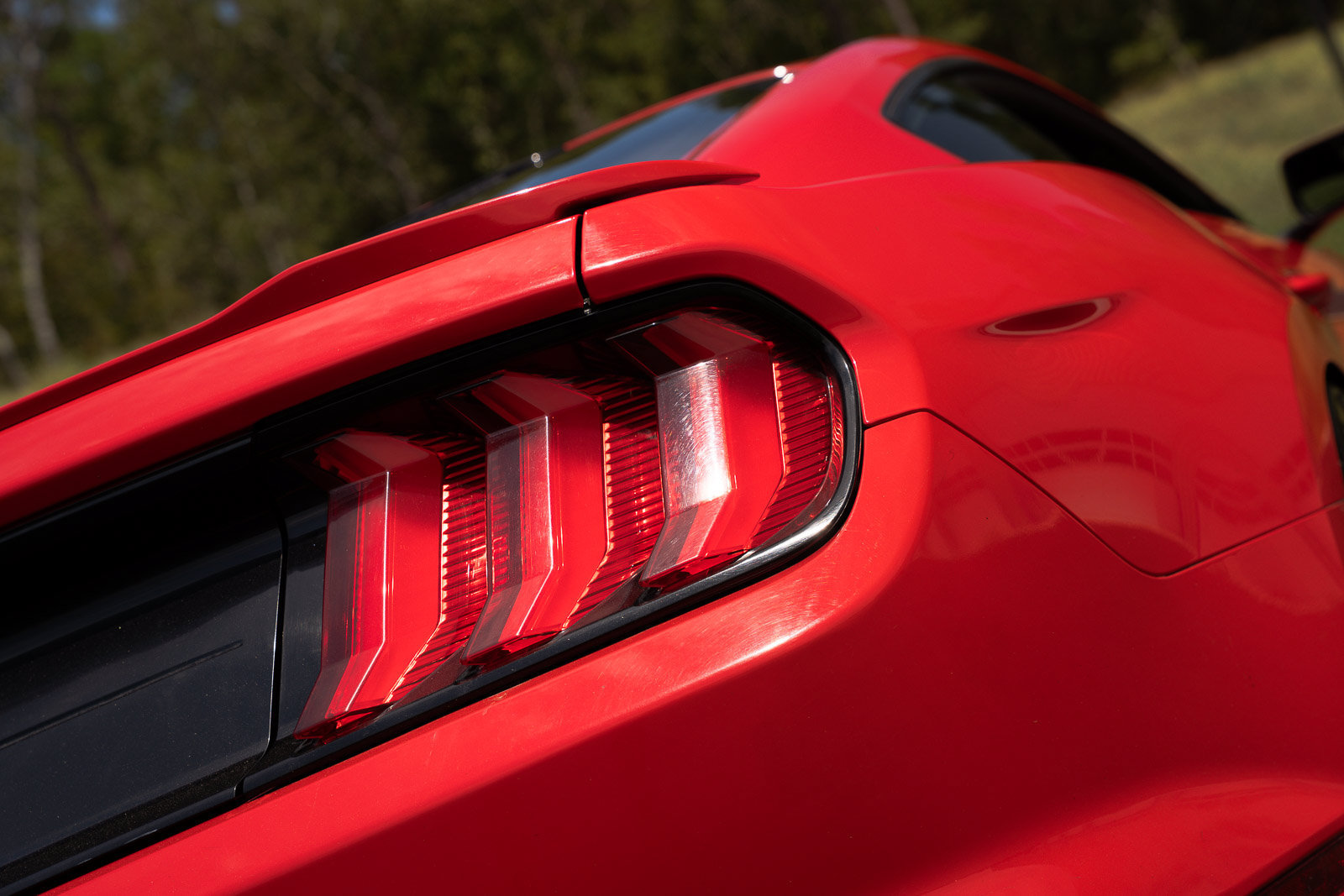 Certified 2018 Ford Mustang GT Premium RWD image 18