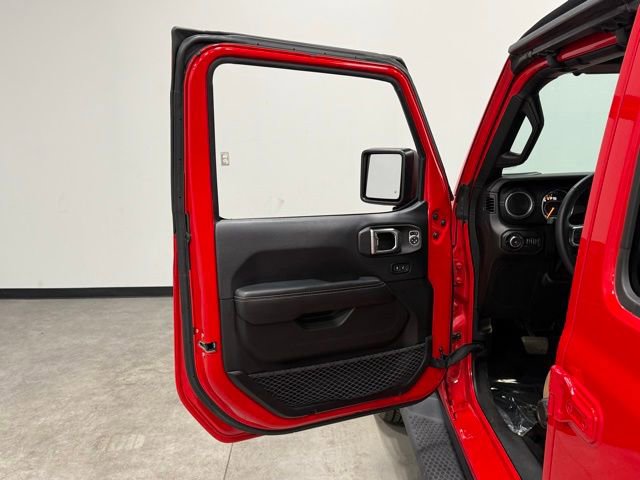 Used 2018 Jeep Wrangler Unlimited Sahara image 13