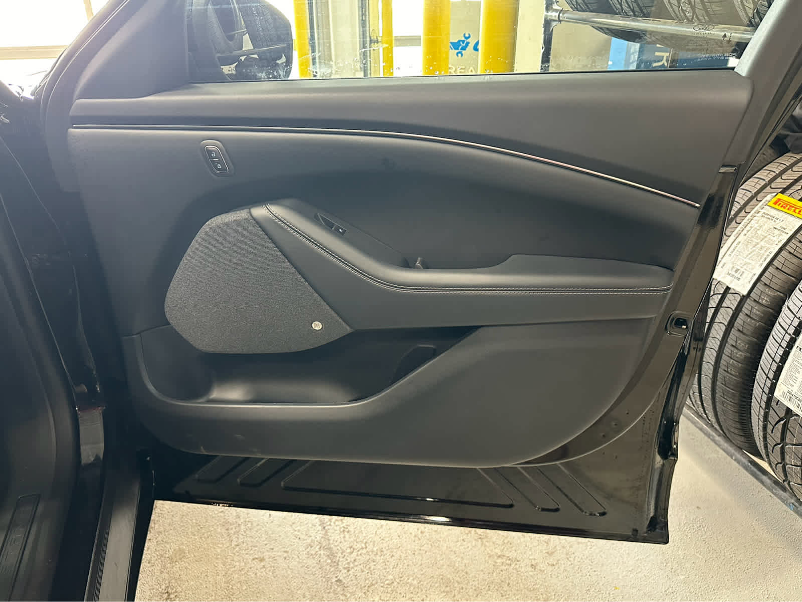 Certified 2025 Ford Mustang Mach-E Premium image 39