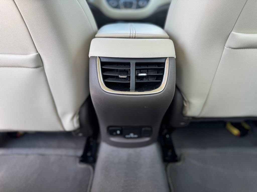 Used 2024 Chevrolet Malibu LT FWD image 35