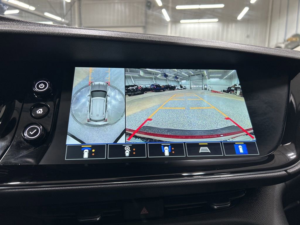 Used 2023 Buick Envision Avenir image 22