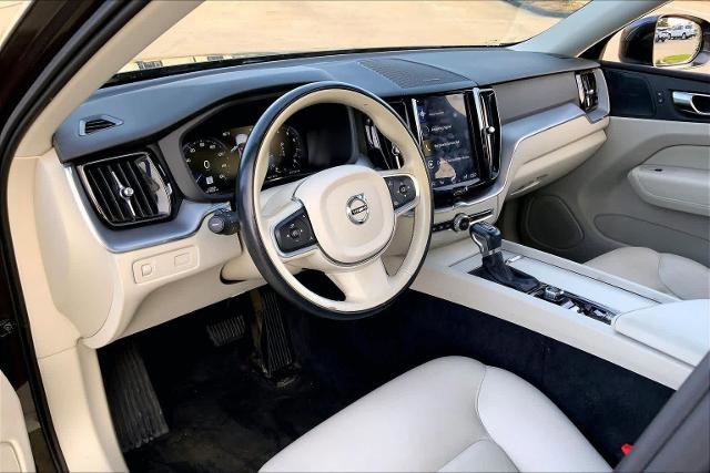 Used 2020 Volvo XC60 T5 Momentum image 18