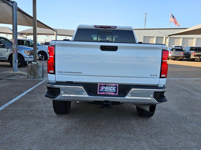 Used 2025 Chevrolet Silverado 2500 LTZ w/ LTZ Convenience Package AWD/4WD image 7