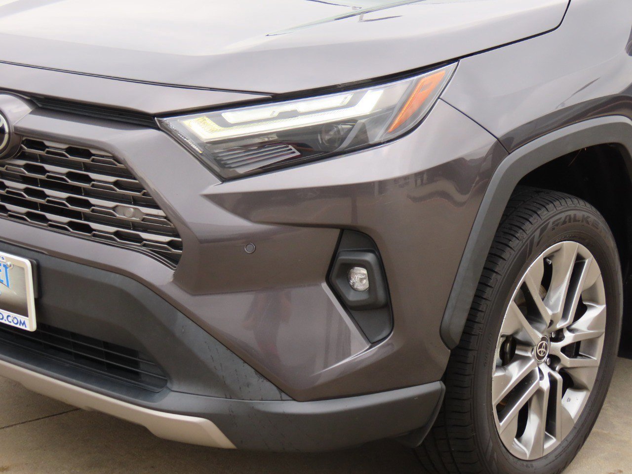 Used 2023 Toyota RAV4 Limited image 9