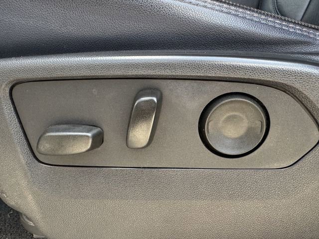 Used 2024 Chevrolet Silverado 1500 High Country w/ Technology Package AWD/4WD image 26