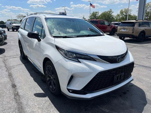 Used 2021 Toyota Sienna XSE FWD image 8
