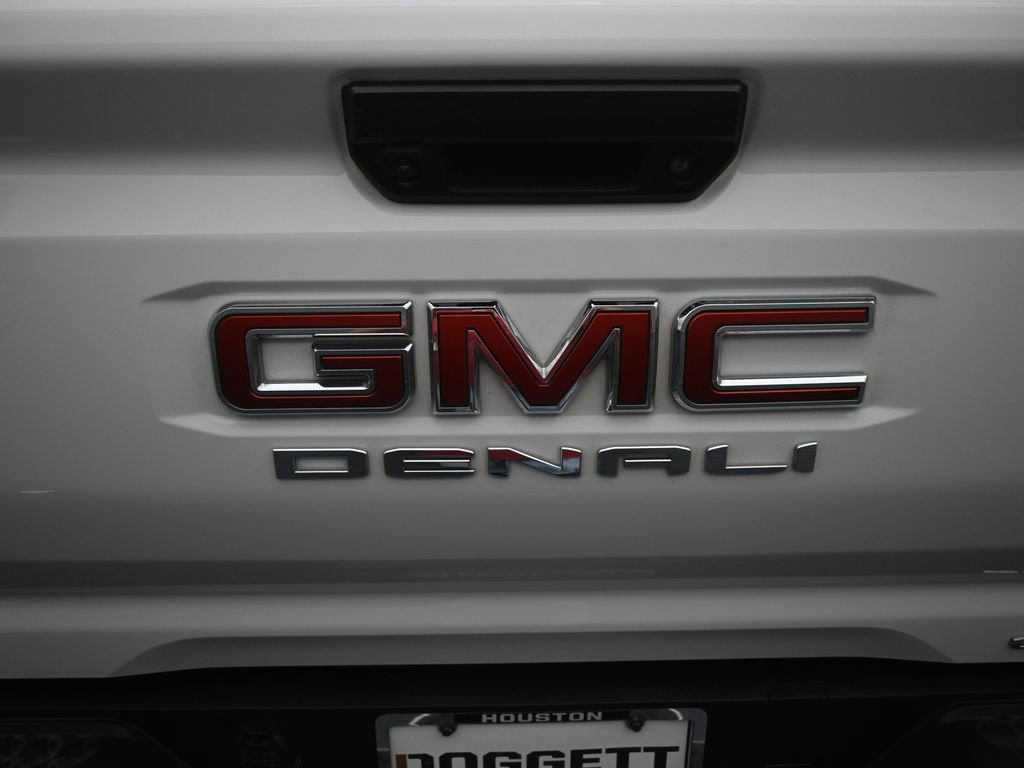 Used 2024 GMC Canyon Denali image 17