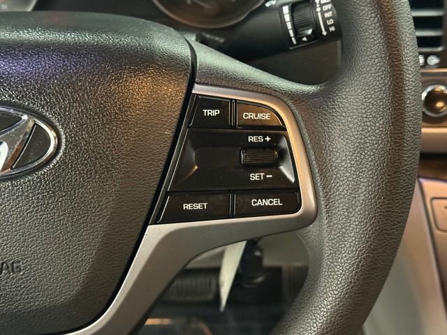 Used 2017 Hyundai Elantra SE image 15