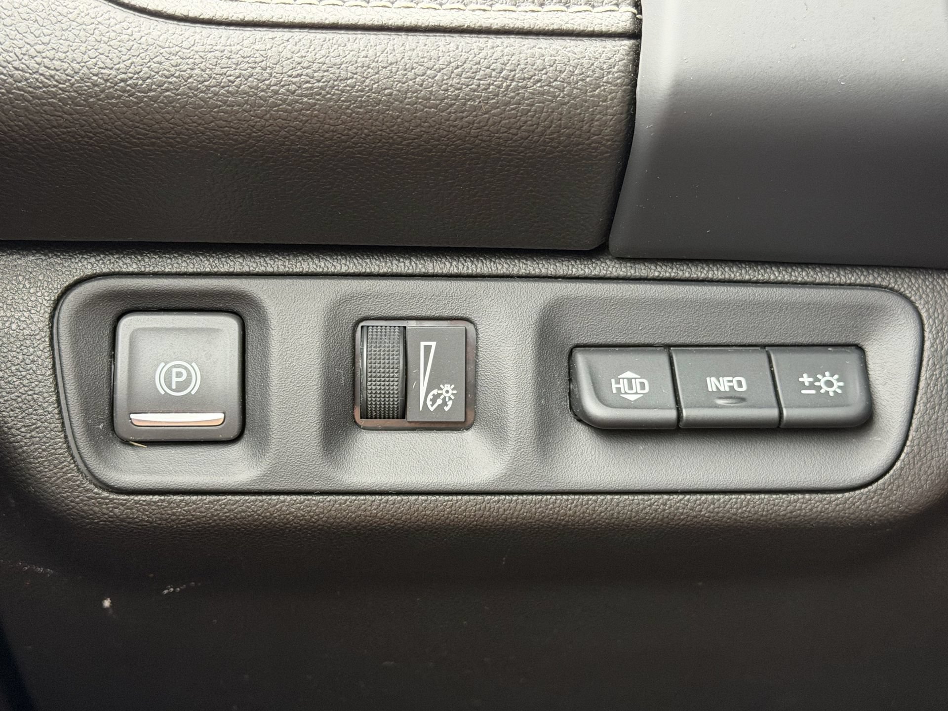 Used 2023 GMC Acadia Denali w/ Denali Technology Package AWD/4WD image 18