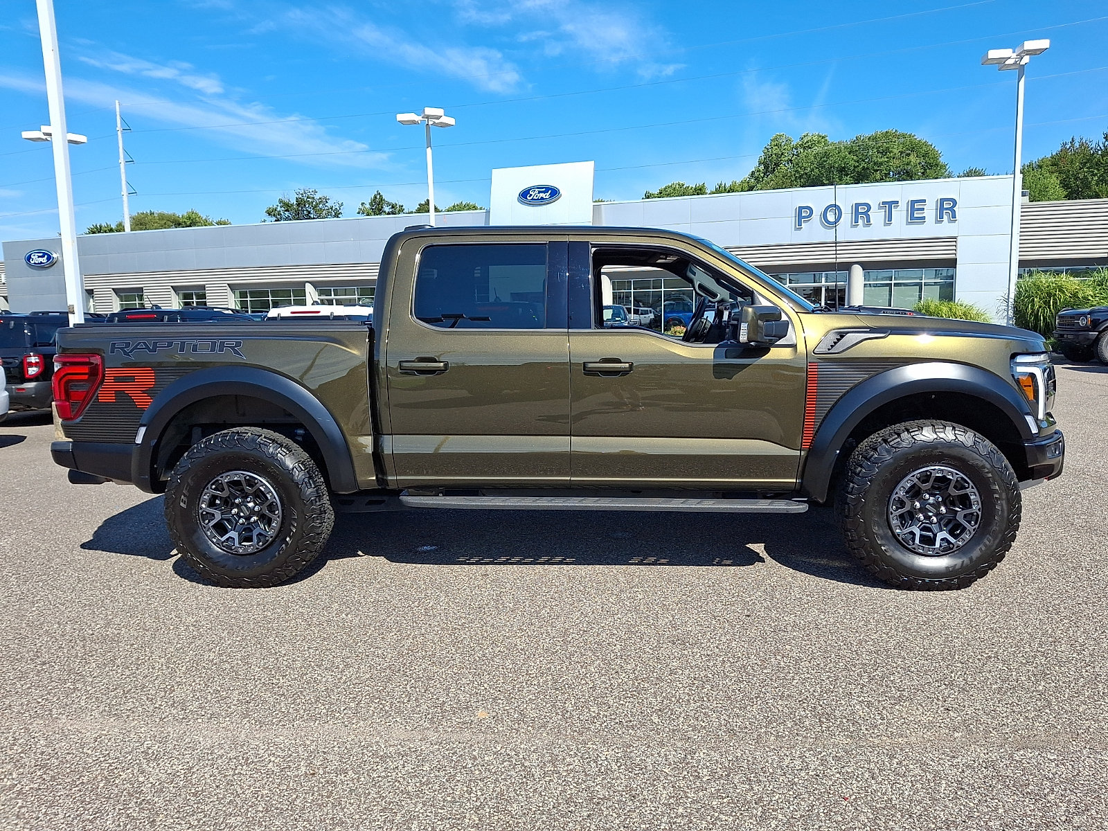 Certified 2025 Ford F150 Raptor w/ Equipment Group 803A Raptor R AWD/4WD image 12
