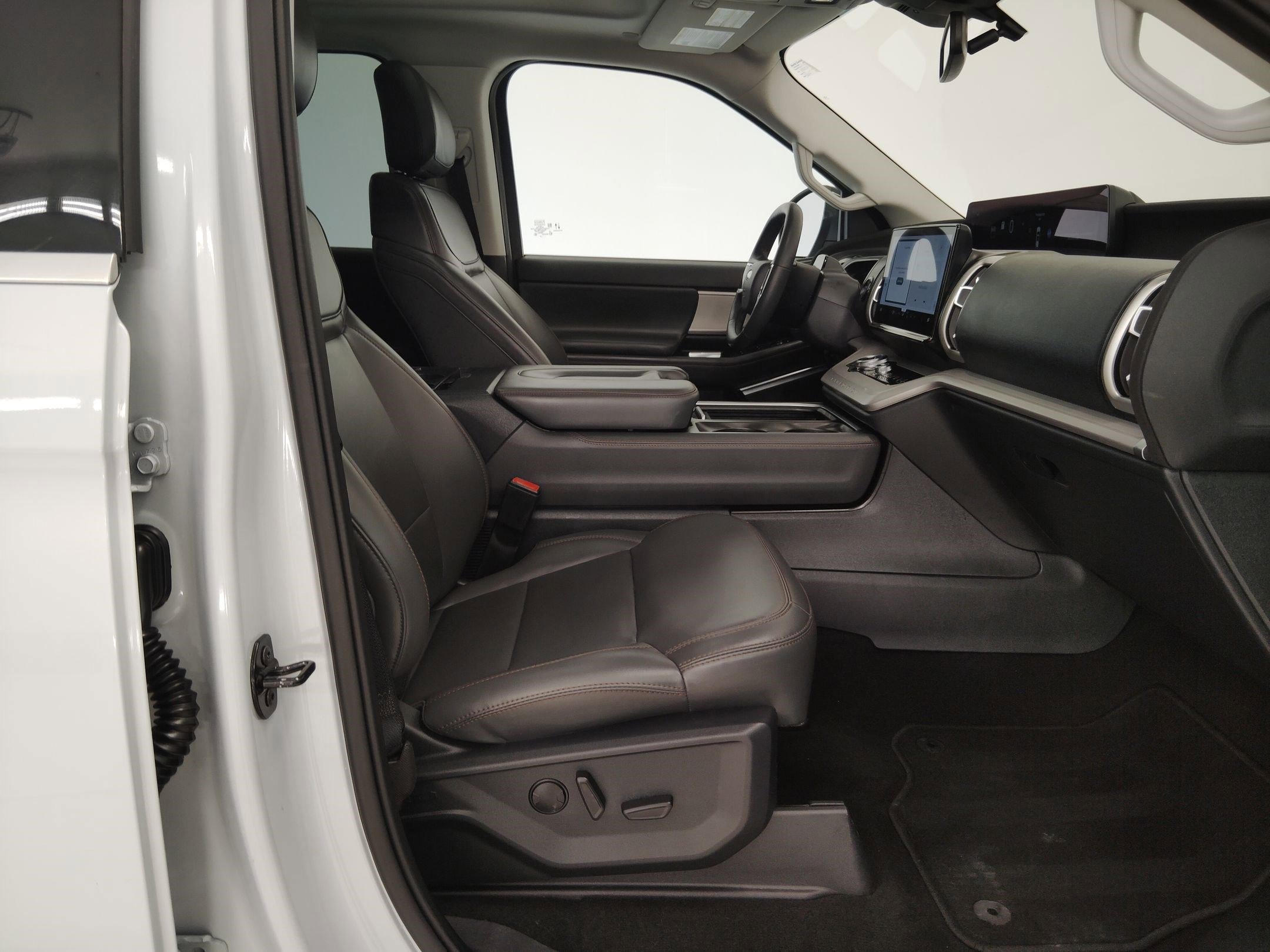 Certified 2025 Ford Expedition Max Active image 29