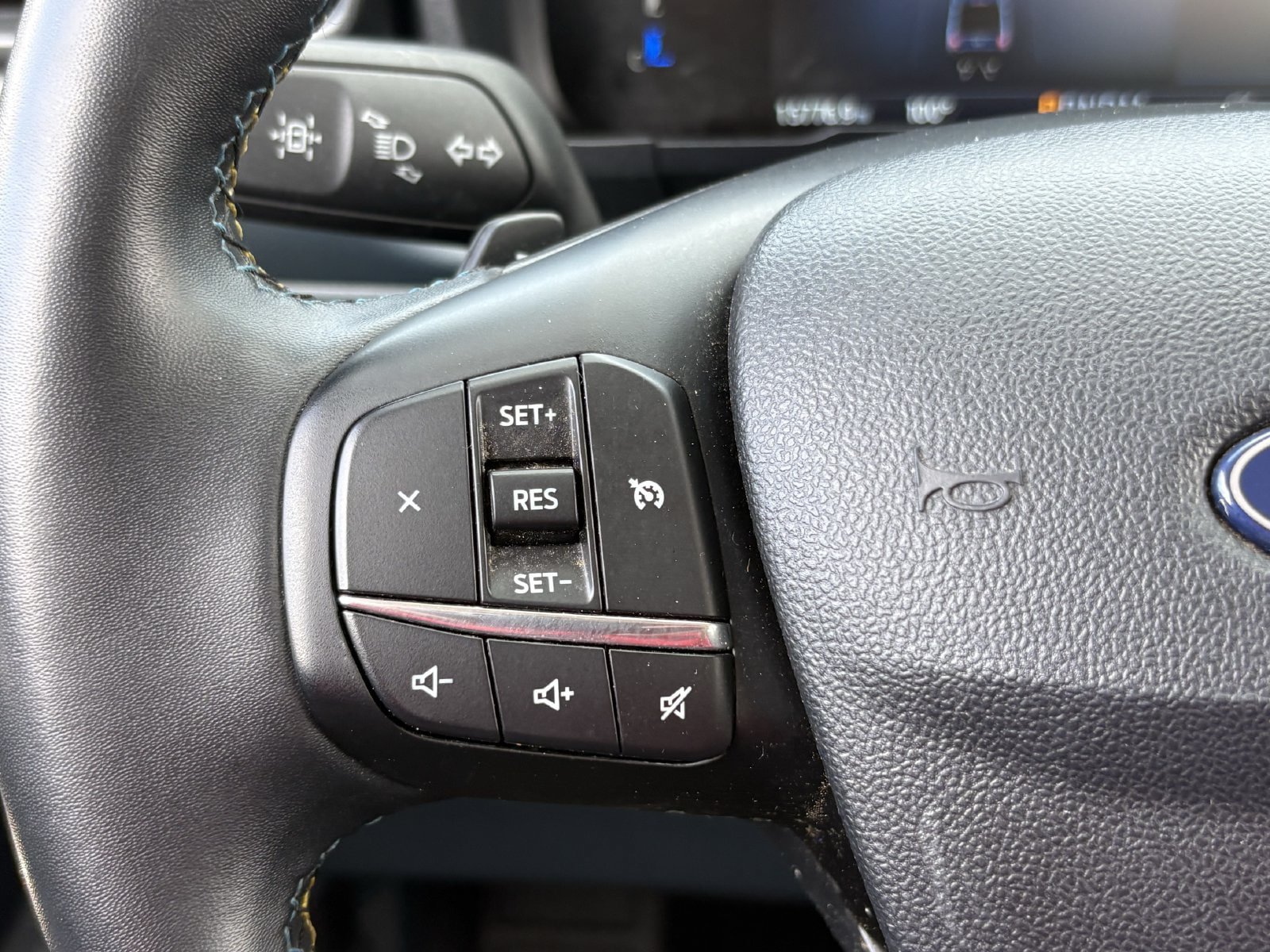 Certified 2025 Ford Maverick Lobo AWD/4WD image 37
