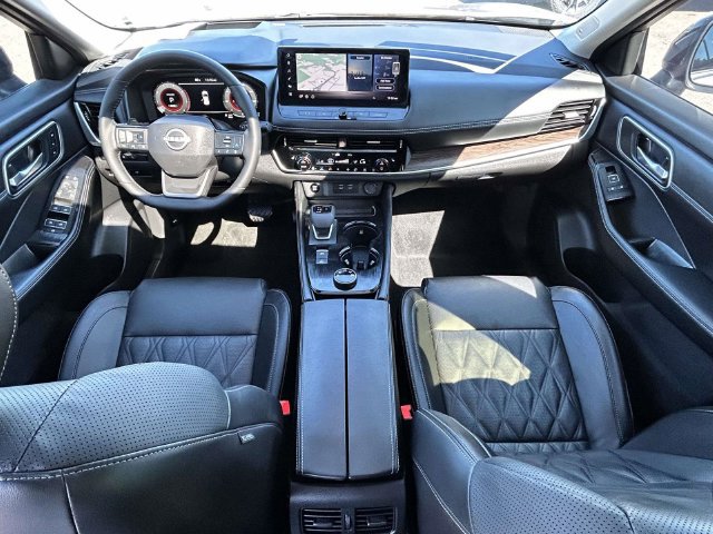 Used 2026 Nissan Rogue Platinum w/ Platinum Premium Package AWD/4WD image 4