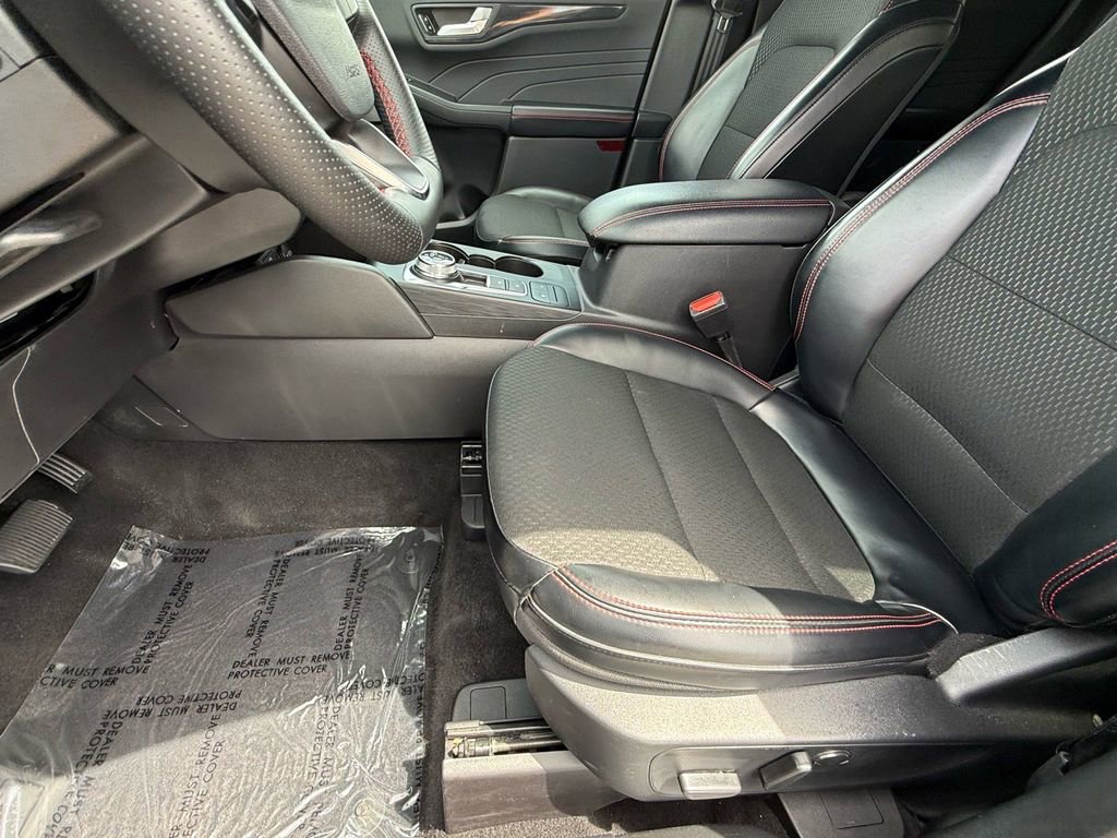 Certified 2025 Ford Escape ST-Line image 15