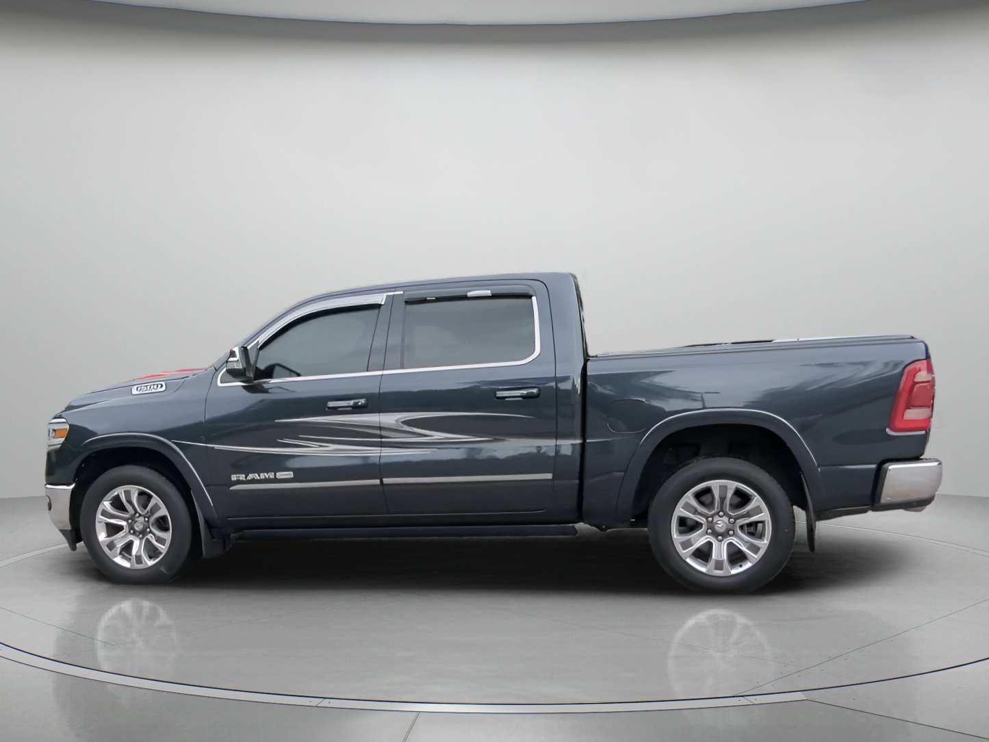Used 2019 RAM 1500 Limited RWD image 15
